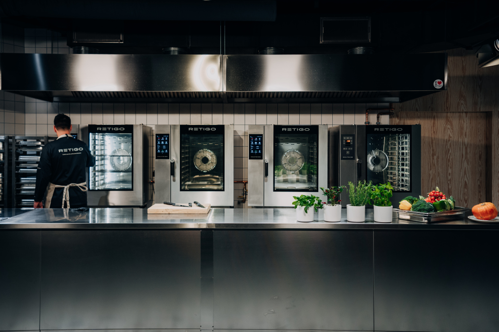 Comment choisir la bonne taille de four mixte pour votre cuisine professionnelle ?